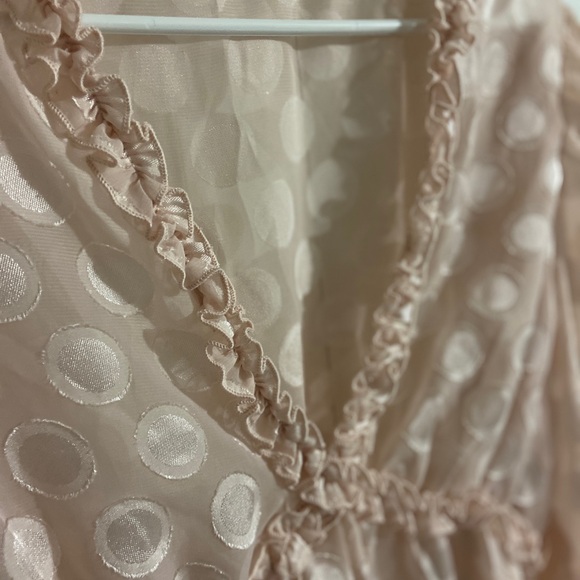 Elegant blouse. Sexy chiffon with puffed sleeves and ruffled V-neck - Pre-Owned - Picture 10 of 11